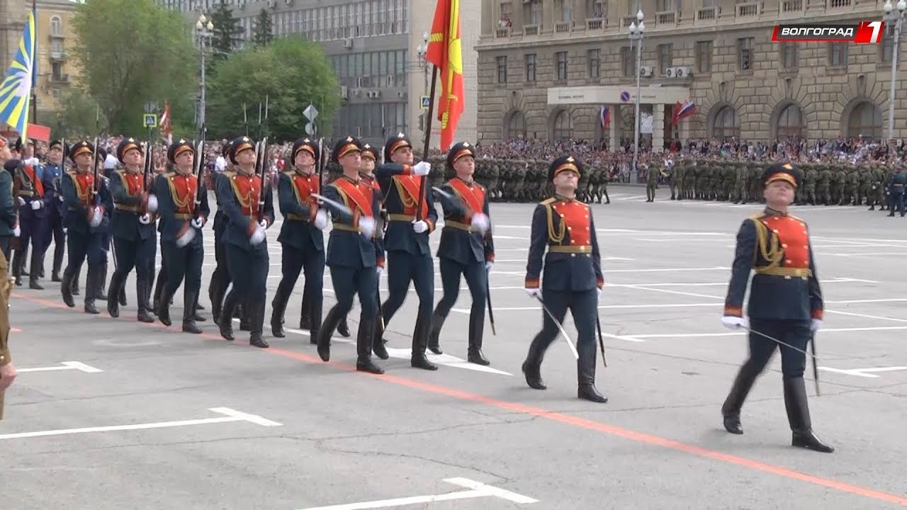 Парад Победы состоялся на площади павших борцов